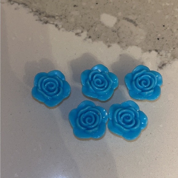 Turn your ordinary Crocs into a blooming garden of style & personality! - Picture 1 of 2